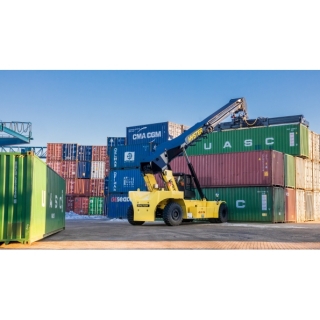 RS45 REACHSTACKER 柴油重櫃機(4-6高) RS45 REACHSTACKER 柴油重櫃機(4-6高)